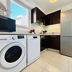 Central 2 Bed Apartment In Antibes Walk To Beach & Old Town!