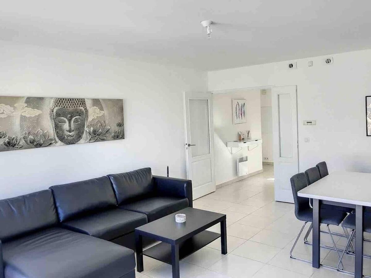 2 Bed In Walk To & Old Town! Appartement